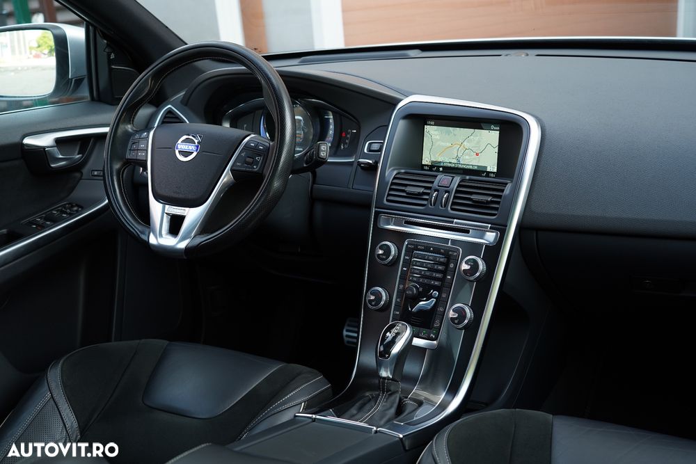 Volvo XC 60 D5 AWD Geartronic Summum - 27