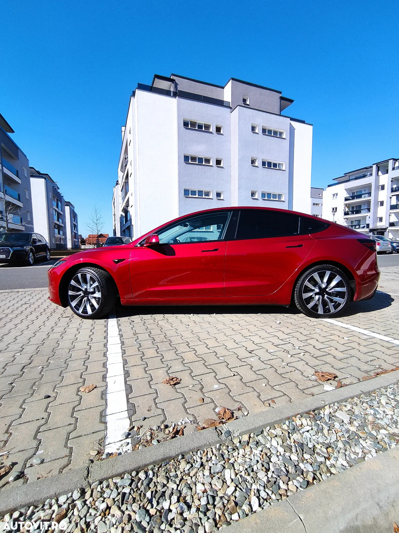 Tesla Model 3 - 12