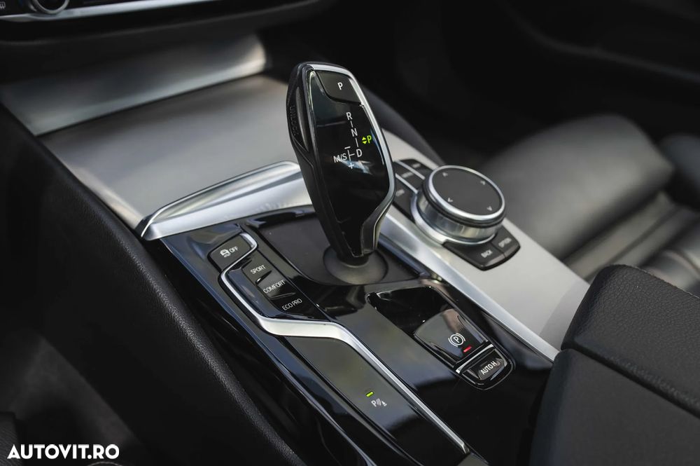 BMW Seria 5 530d xDrive Aut. - 24