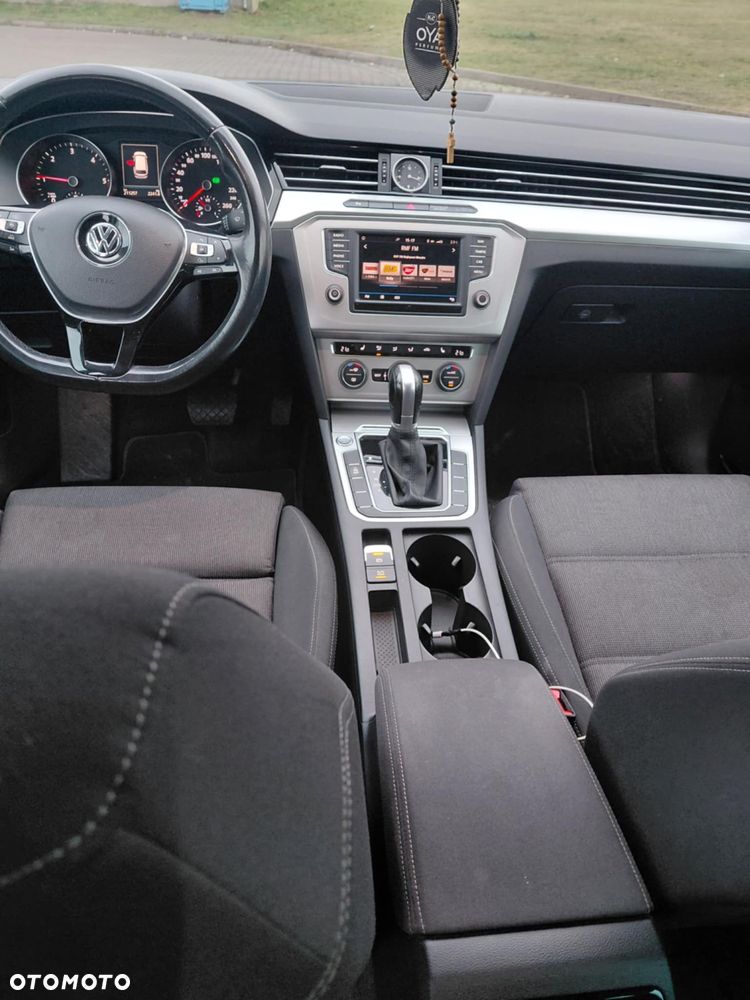 Volkswagen Passat 1.6 TDI (BlueMotion Technology) DSG Comfortline - 11