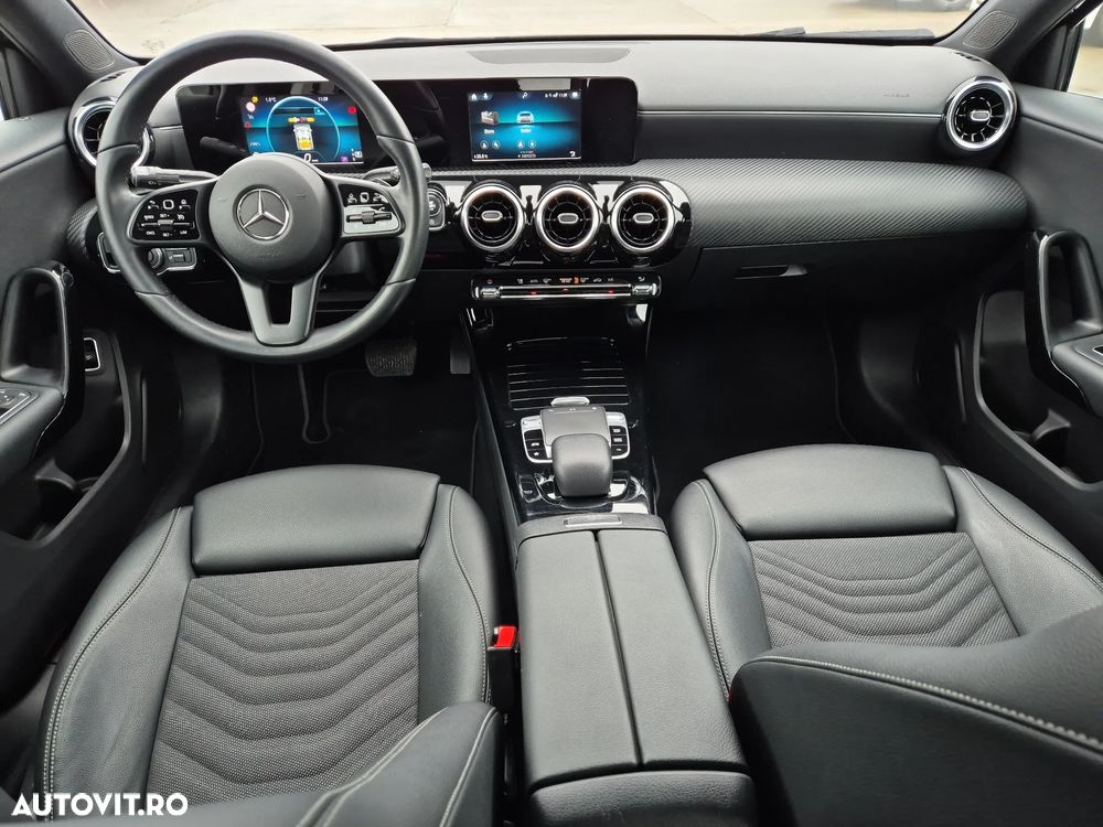 Mercedes-Benz A 200 Sedan 7G-DCT - 19