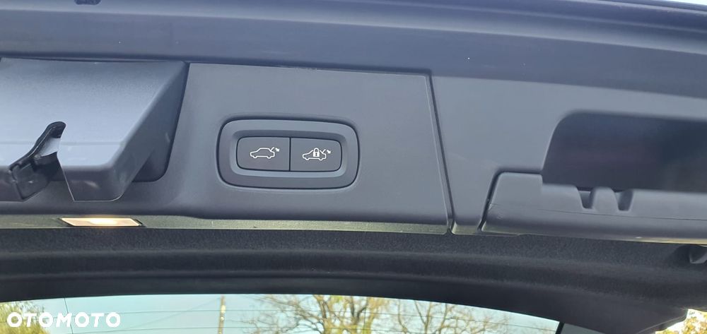 Volvo V90 D4 Momentum - 29