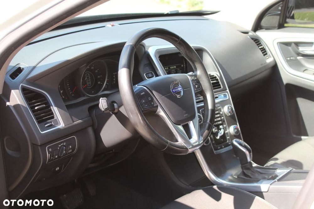 Volvo XC 60 T5 Drive-E Momentum - 13