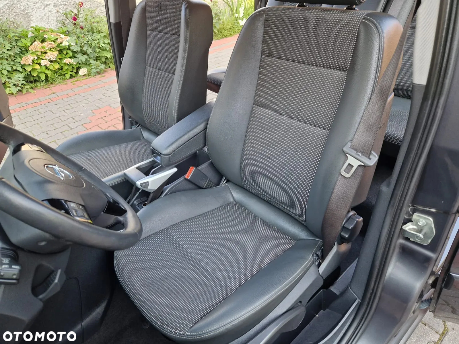 Opel Zafira 1.8 Cosmo EasyTronic - 12