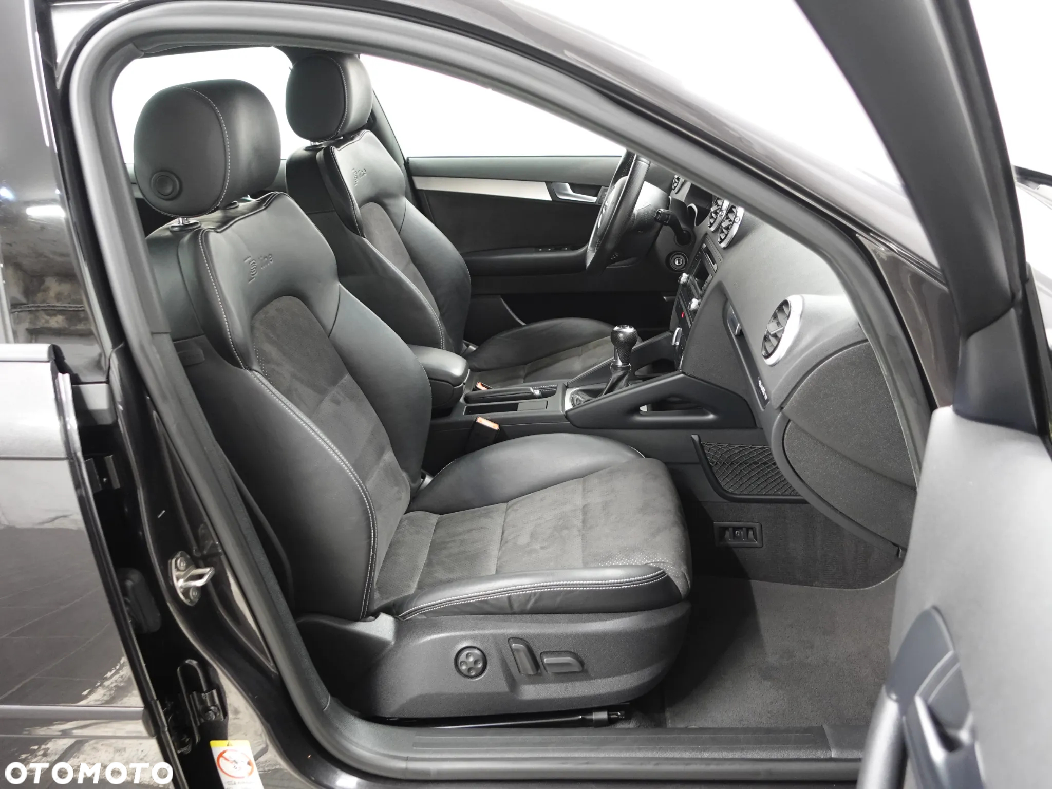 Audi A3 2.0 TDI Sportback DPF quattro S line Sportpaket - 29