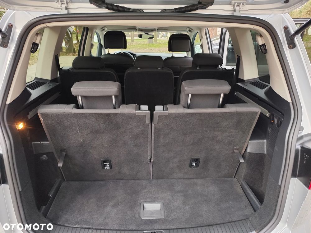 Volkswagen Touran 2.0 TDI SCR DSG Highline - 29