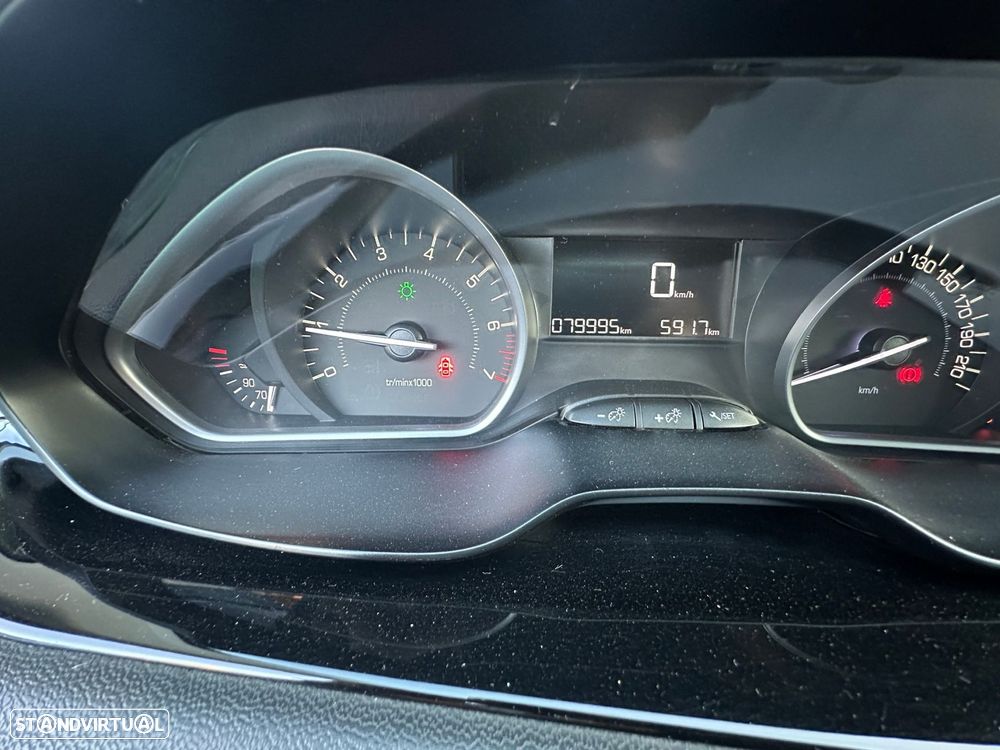 Peugeot 208 1.2 PureTech Style - 17
