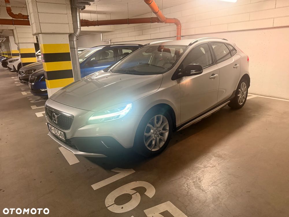 Volvo V40 D2 Drive-E Summum - 1