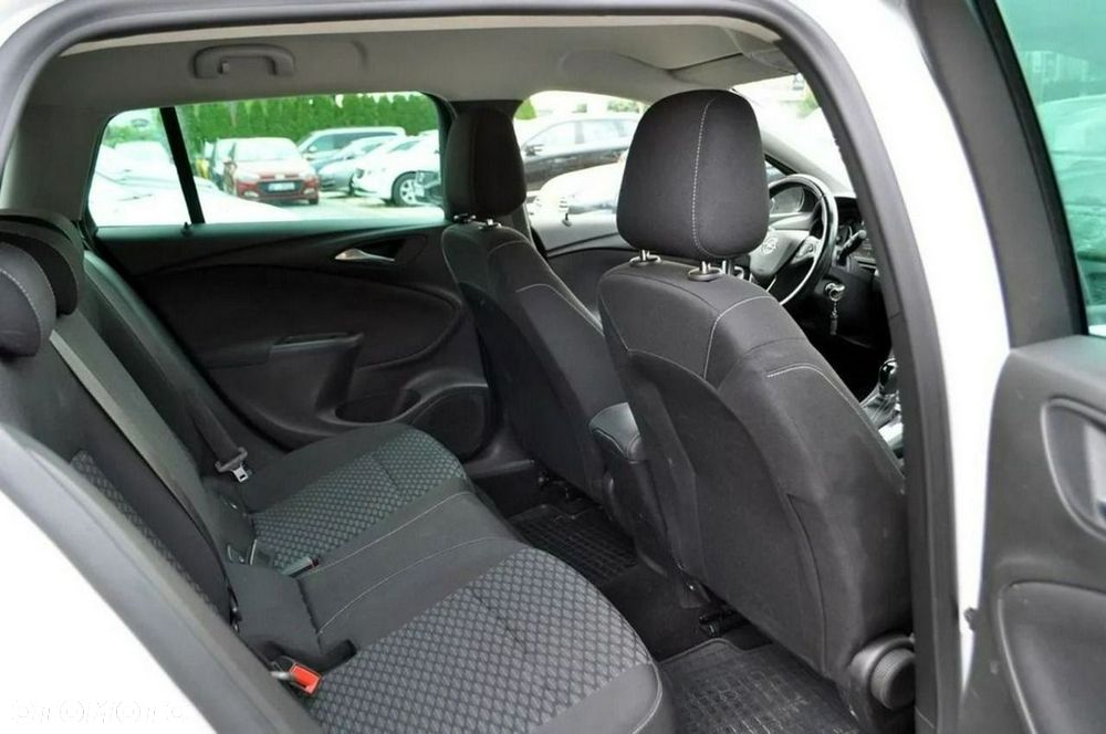 Opel Astra 2021
