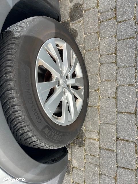 Peugeot 3008 1.5 BlueHDi Active S&S EAT8 - 28