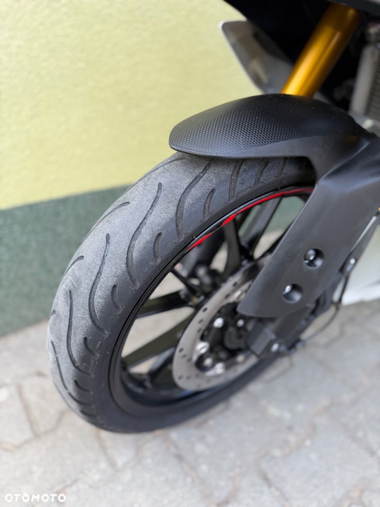 Yamaha YZF - 29