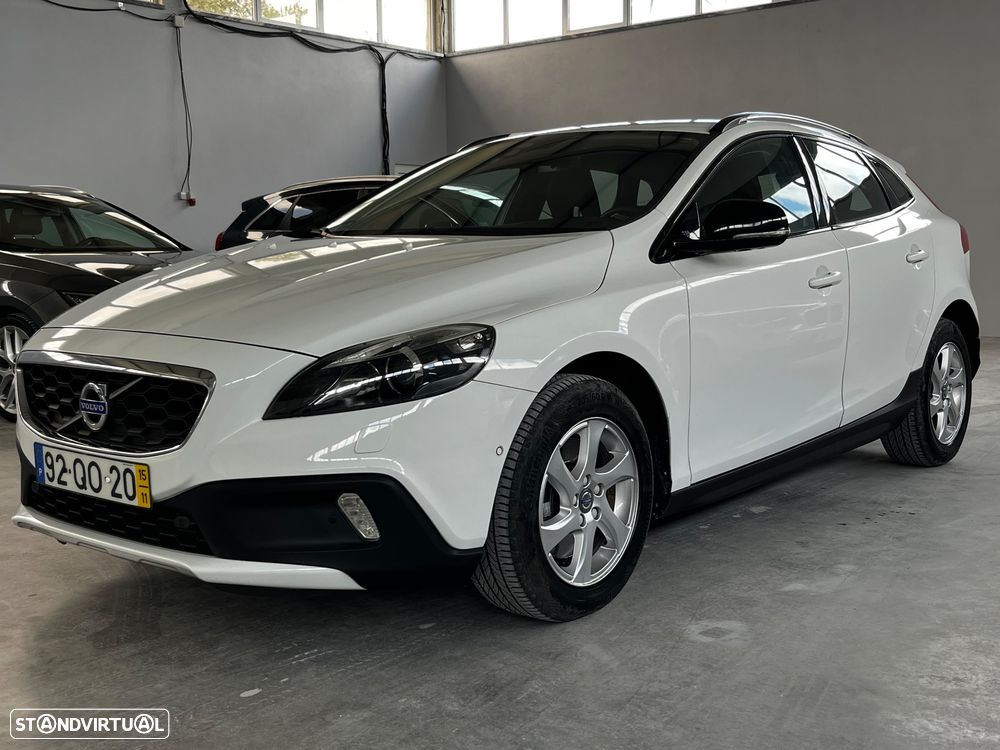 Volvo V40 Cross Country 2.0 D2 Momentum - 1