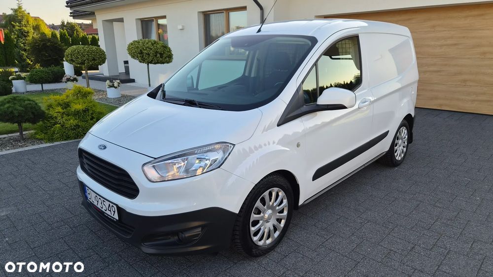 Ford Transit Courier - 24