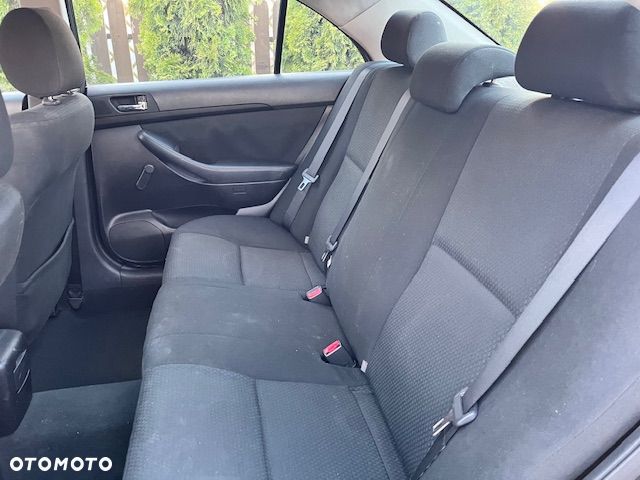 Toyota Avensis 1.6 VVT-i Terra - 7