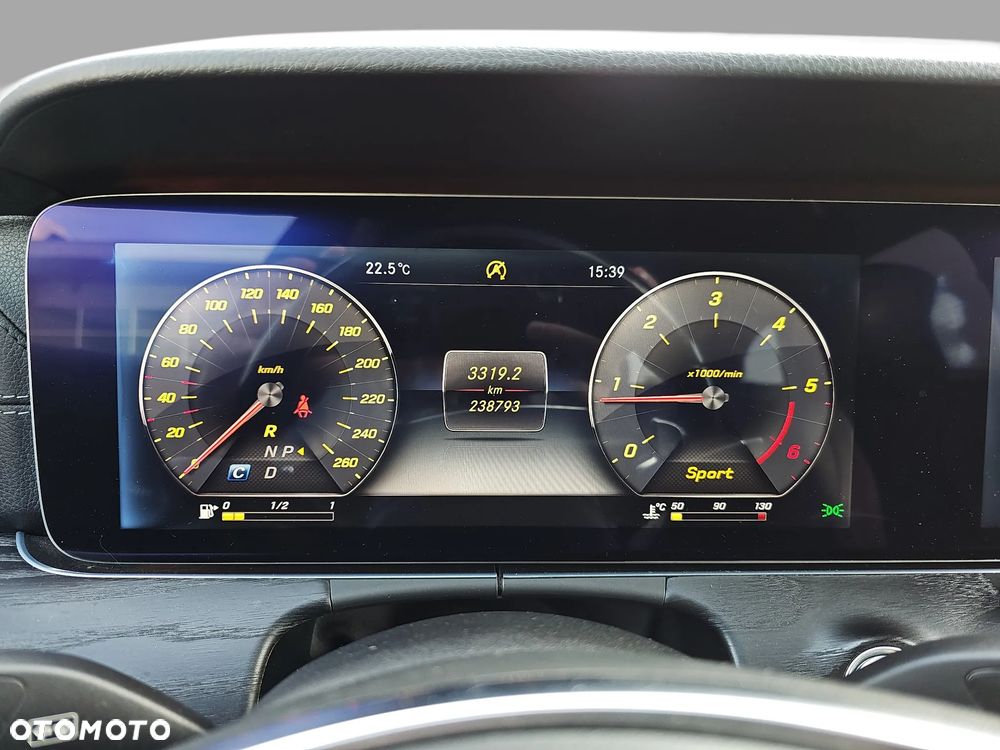 Mercedes-Benz Klasa E 220 d 9G-TRONIC - 16