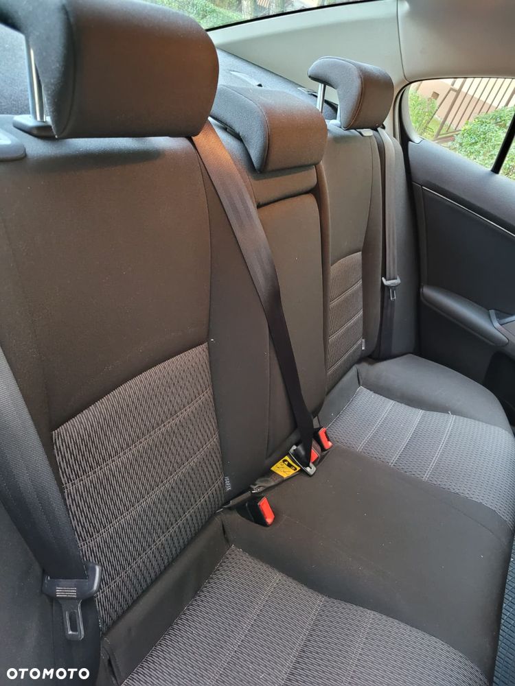 Toyota Avensis 2.0 D-4D Premium - 13