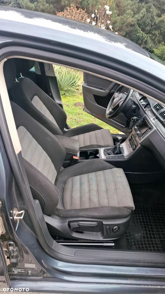 Volkswagen Passat - 14