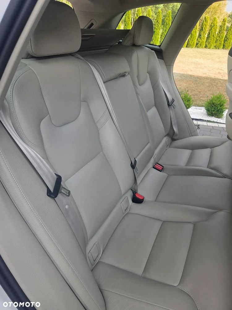 Volvo XC 60 B4 B Plus Bright - 14