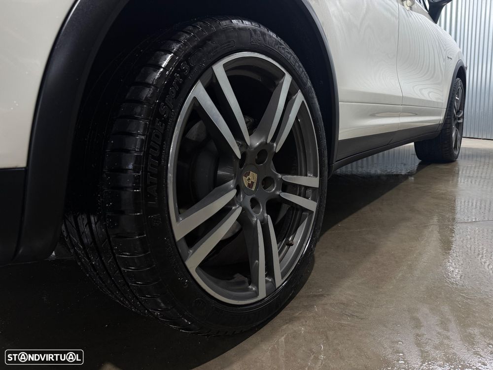 Porsche Cayenne S - 41