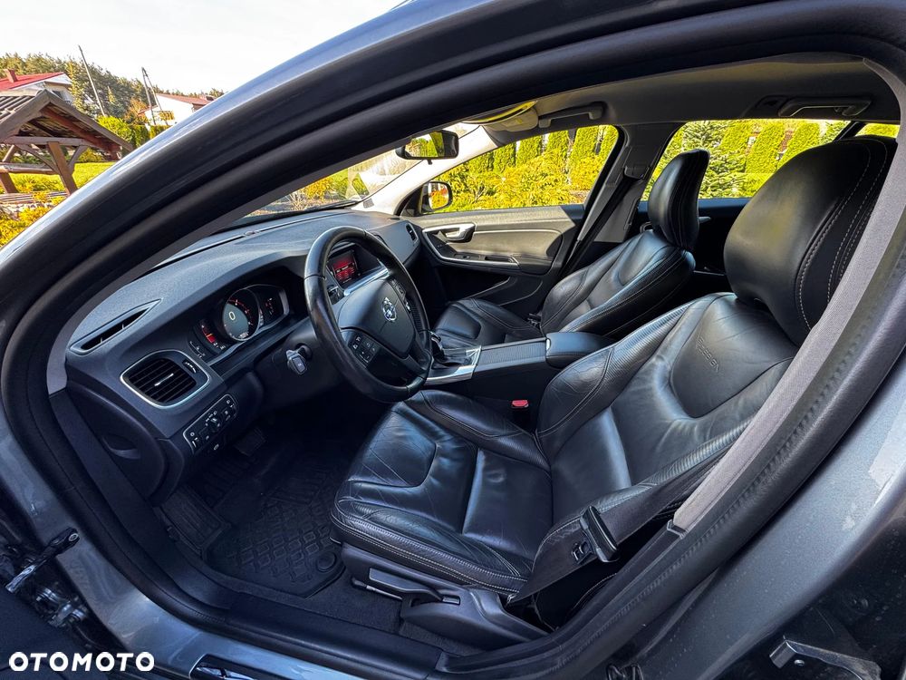 Volvo V60 Cross Country D3 Geartronic - 12