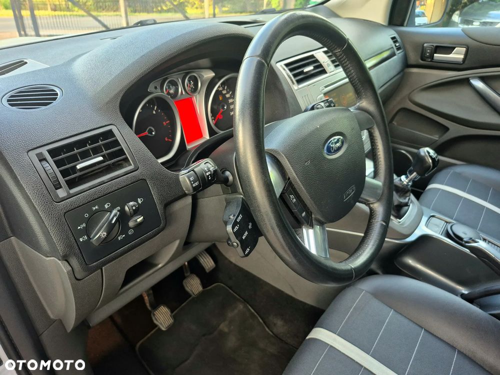Ford Kuga - 21