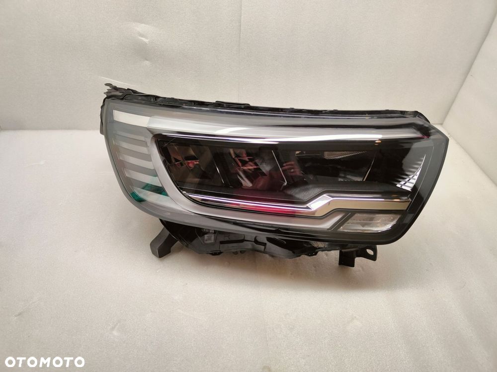 renault kangoo iv 4 full led lampa prawy przód 260103264r - 1