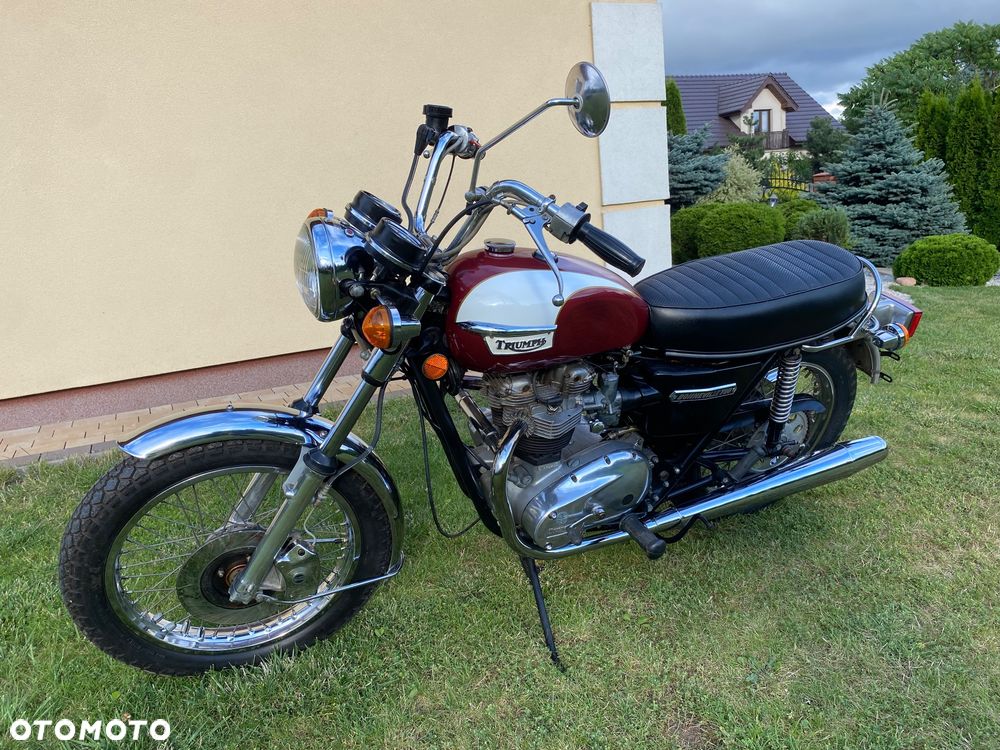 Triumph Bonneville - 9