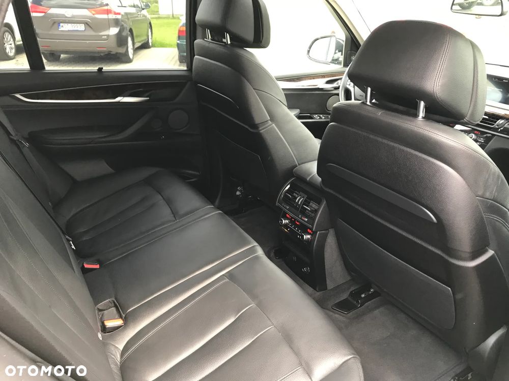 BMW X5 xDrive35i - 12