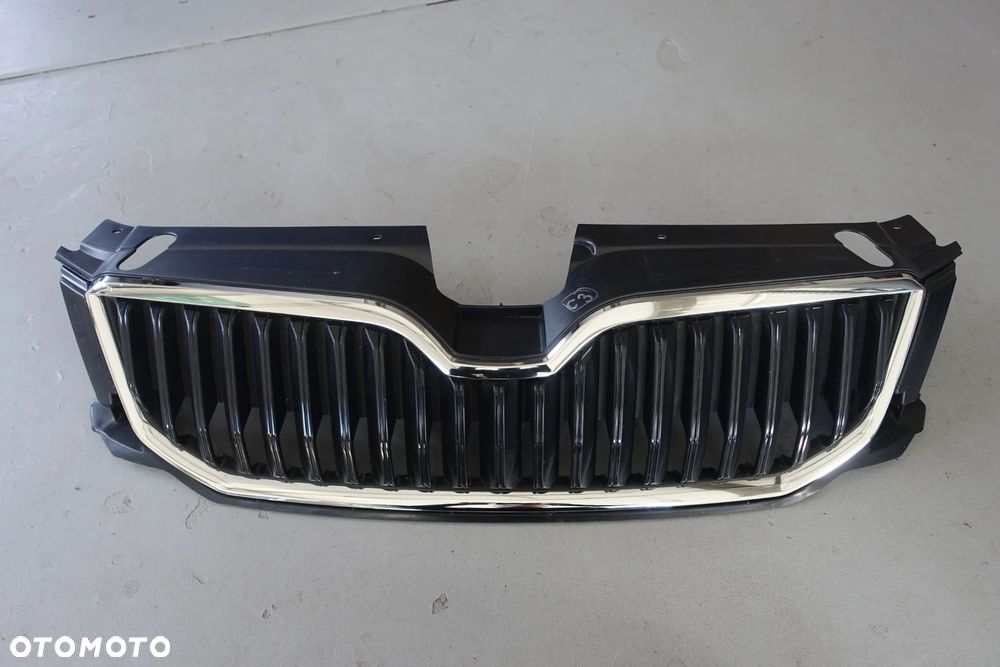 ATRAPA GRILL SKODA OCTAVIA III 12-15r.  5E0 ORYGINAŁ - 1
