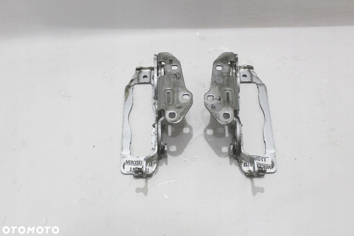Zawiasy maski komplet prawy  lewy para Mercedes CLS W218 kolor 775 - 4