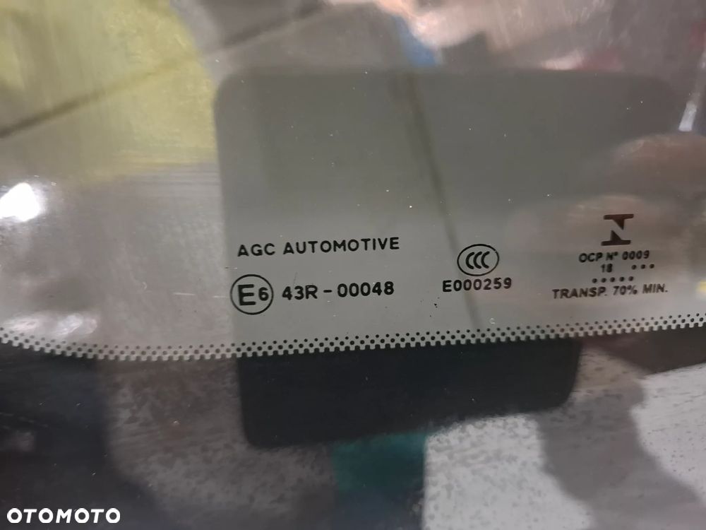 Szyba boczna lewy bok Peugeot Expert 2019 rok Citroen Jumpy - 2