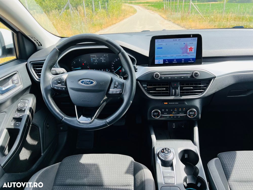 Ford Focus 1.5 TDCi Powershift Titanium - 9