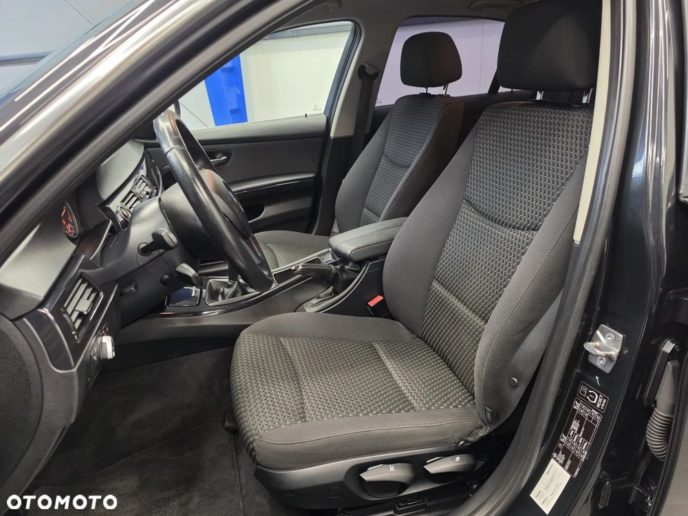 BMW Seria 3 318i Edition Lifestyle - 19