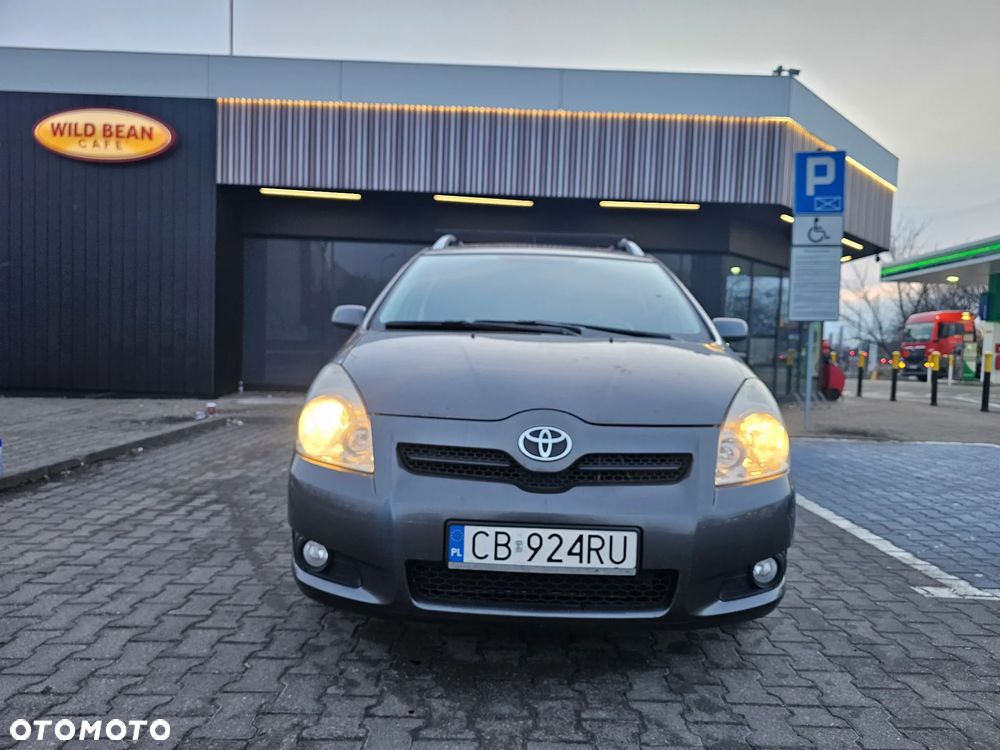 Toyota Corolla Verso 2.2 D-4D Premium - 3