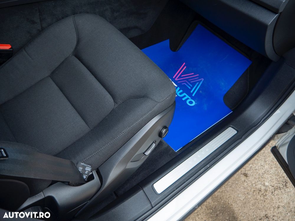 Volvo XC 60 B4 D AWD Geartronic Momentum - 31