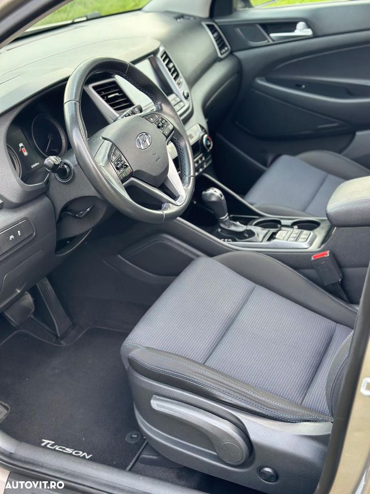 Hyundai Tucson 2.0 CRDI 4WD Automatik Style - 24