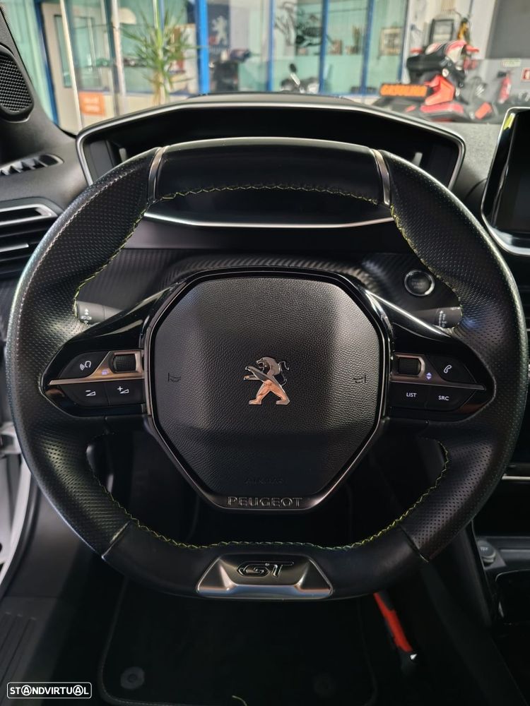 Peugeot 2008 - 13