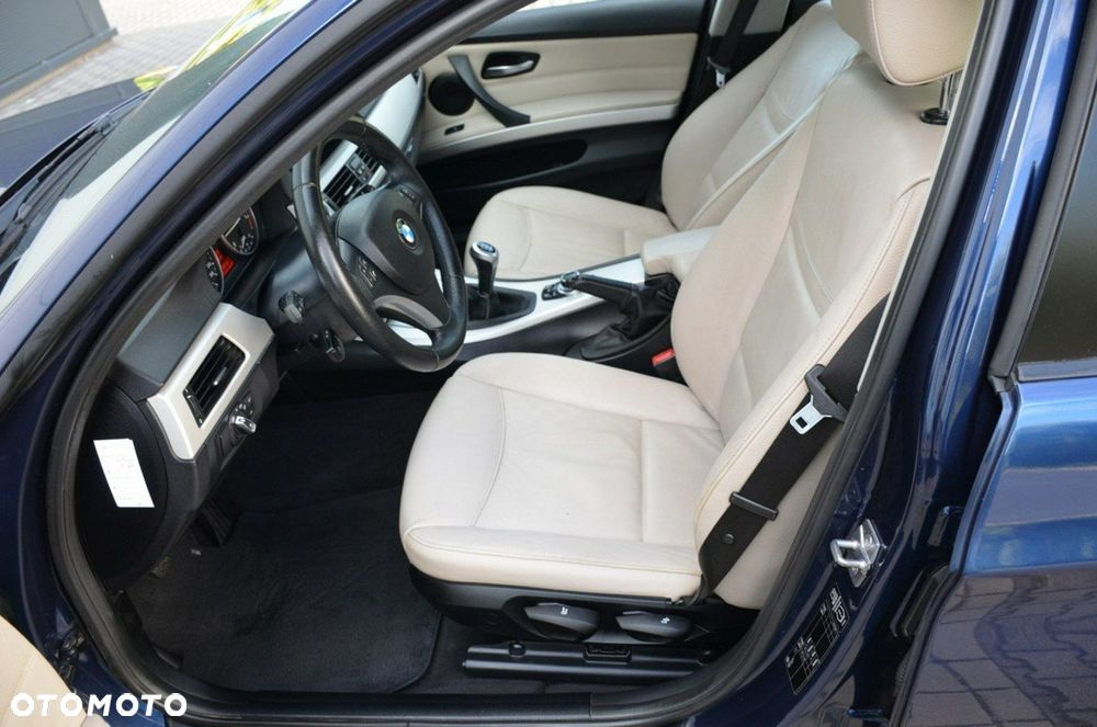 BMW Seria 3 - 25