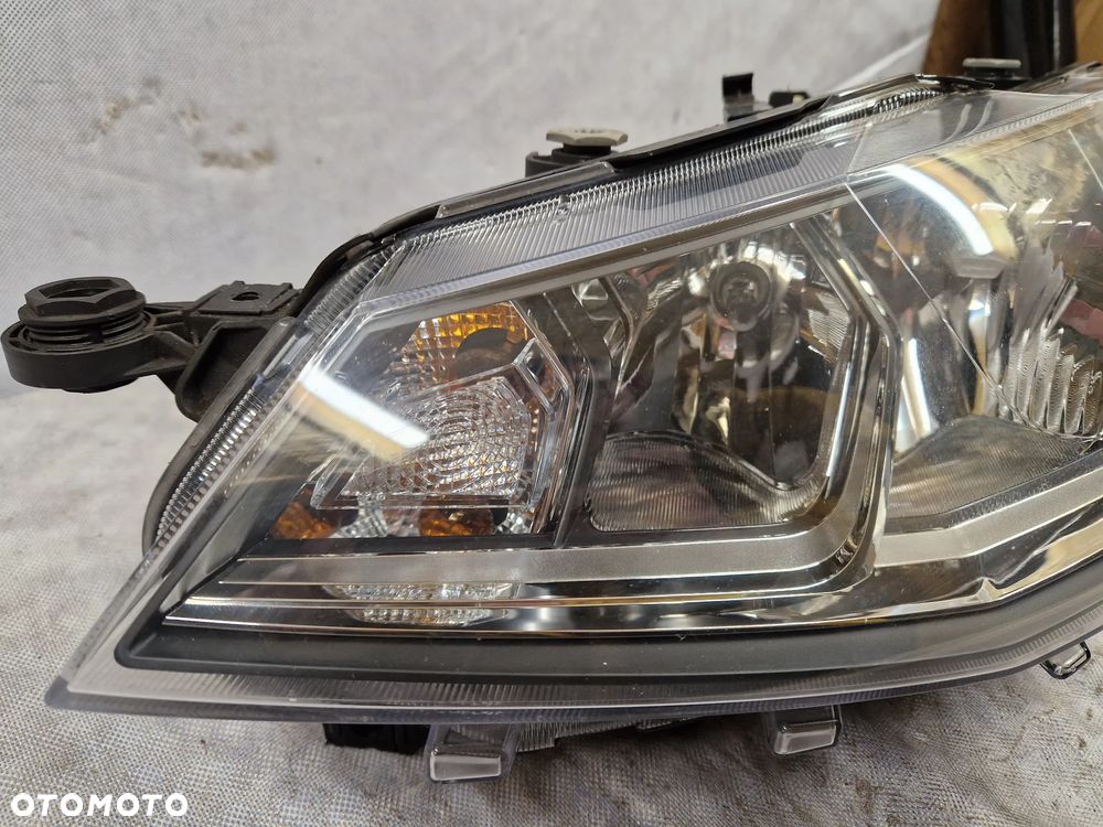 Seat Arona Ibiza V 6F Lampa Lewa Zwykła Idealna - 4