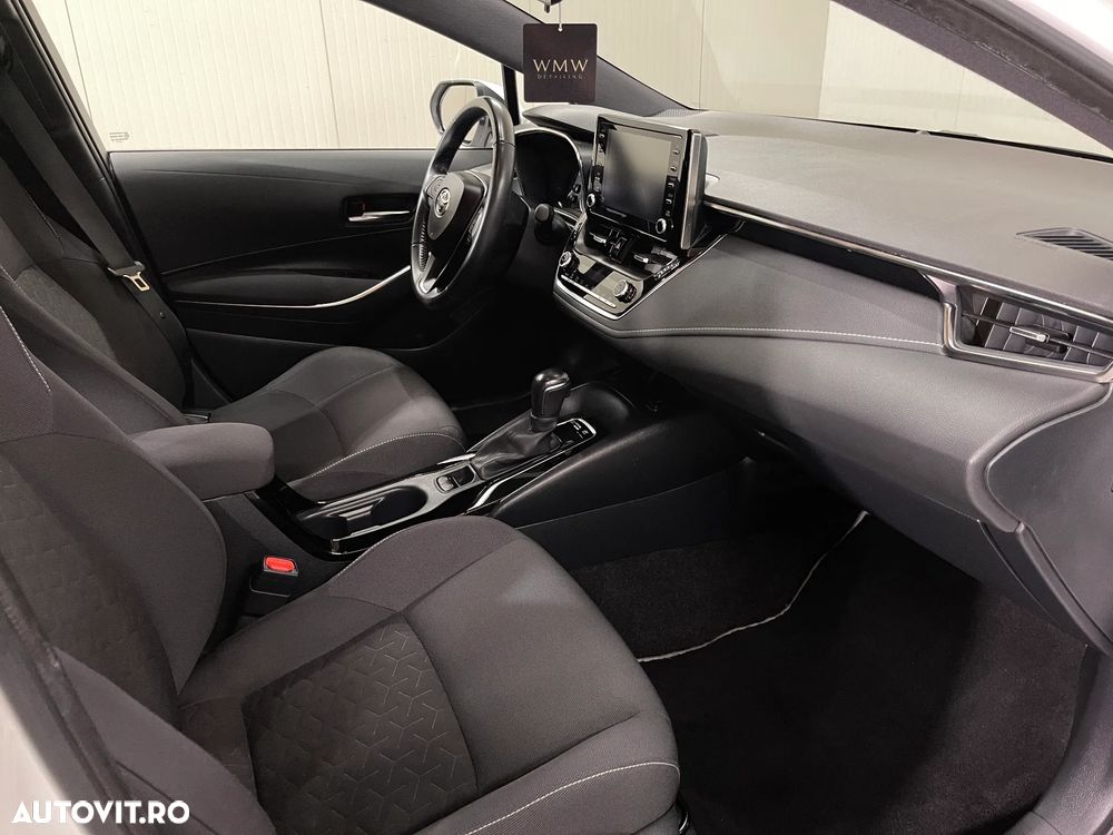 Toyota Corolla 1.8 Hybrid Business Edition - 10