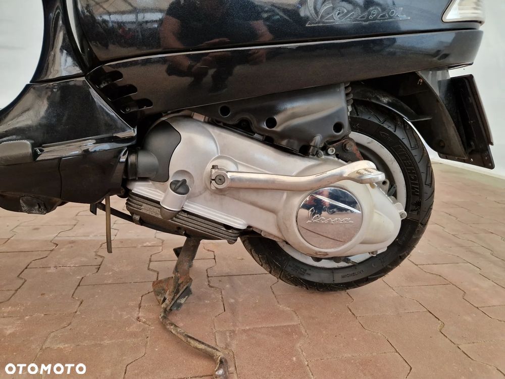 Piaggio Vespa - 25