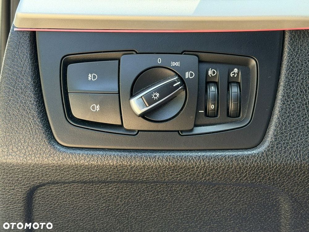 BMW Seria 3 320i Sport Line - 8