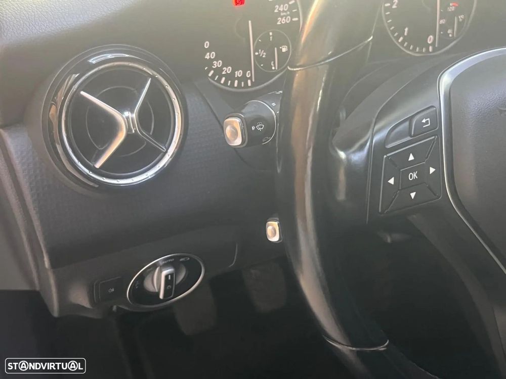 Mercedes-Benz A 180 d Urban - 10