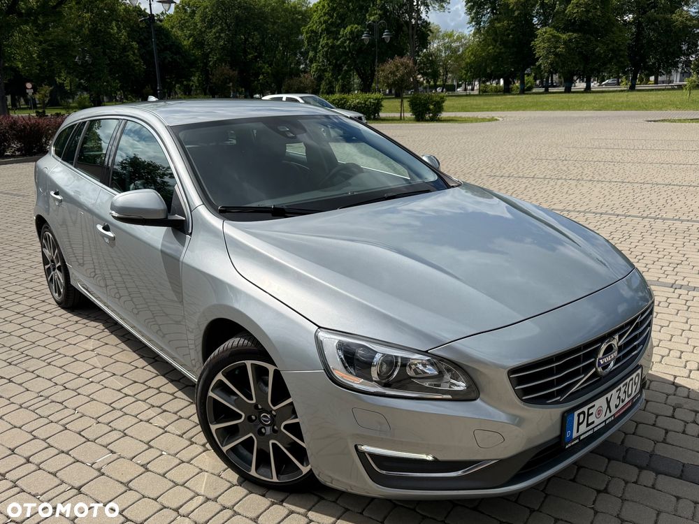 Volvo V60 D4 Momentum - 1