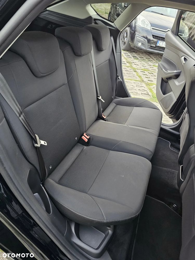 Ford Focus - 32