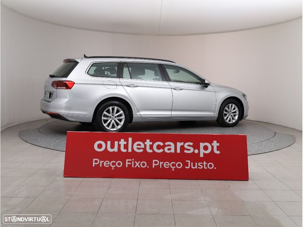 VW Passat Variant 1.6 TDI Business DSG - 9