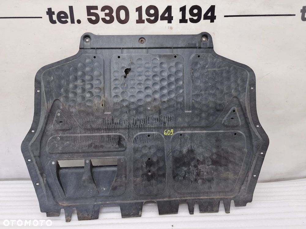 SEAT IBIZA 6j 12- / SEAT TOLEDO IV 4 12-19 / SKODA FABIA III 3 14-21 /  AUDI A1 8X 10- / VW POLO V 6R0 6C0 08-17 OSŁONA POD SILNIK , NR 6C0825235A / 6R0825235E , NR AUKCJI OSŁ608 - 25