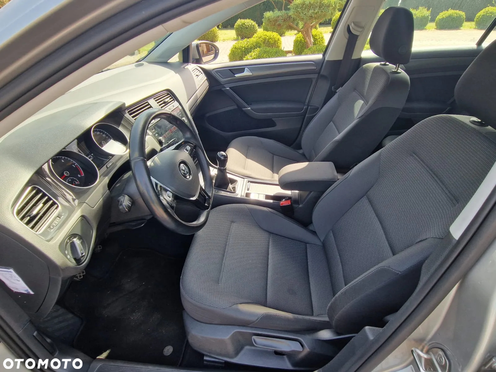 Volkswagen Golf - 19