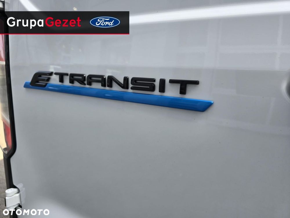 Ford Transit Courier - 10