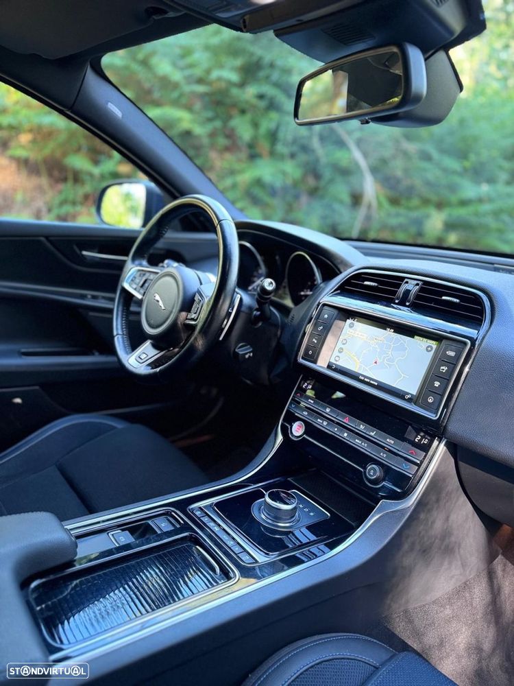 Jaguar XE 2.0 D R-Sport Aut. - 22